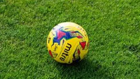 TES绝地反击，2-1逆转BLG：逆境翻盘，TES彰显顽强意志，激战50波斩落1020回复